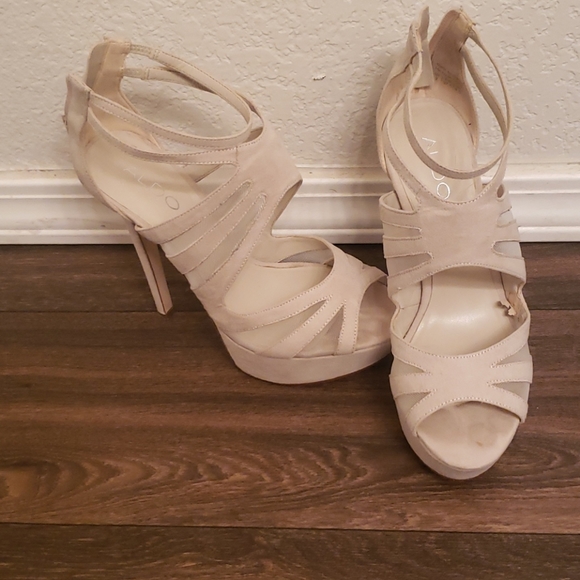 High heels - Picture 1 of 4